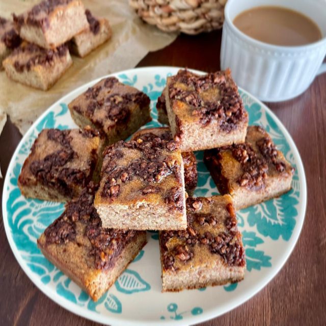 Do you have a coupe of ripe bananas to use up?? Good! Here’s a delish & easy recipe for you! 

Paleo BANANA COFFEE CAKE Bars! 🍌 

Let me know what you think! 

✨Banana Coffee Cake Bars✨

1 cup almond flour 
1/3 cup tapioca flour
1/3 cup coconut sugar 
2 tsp cinnamon 
1 tsp baking powder
Pinch of salt 
2 large ripe bananas 
4 eggs
1 tsp pure vanilla extract 

Topping: 

1/3 cup chopped pecans 
2 tbsp coconut sugar 
3 tsp cinnamon 
2 tbsp softened butter or coconut oil (not melted)

Preheat oven to 350°

Smash banana and put into a medium bowl, along with the eggs, and vanilla. Combine. 

In another bowl, mix flours, coconut sugar, cinnamon, baking soda and salt. Whisk together. Then add to the banana bowl and mix til incorporated. 

Make the topping in a small bowl, using a fork to smash all ingredients together. 

Line an 8x8 baking pan with parchment paper. Pour the banana batter into the lined baking pan 

Top with topping, randomly placing small chunks on top of batter …trying to evenly distribute. 

Bake at 350° for 30 min. Cool on cooling rack for at least 15 min (can be cut warm, carefully). Use a bread knife to cut into 16 squares. 

Enjoy with a hot cup of coffee!
.
.
.
.
#paleobars #bananacoffeecake #bananabread #paleobananabread #coffeecake #grainfree #glutenfree #paleorecipes #healthyrecipes #paleotreat #foodwithapurpose #cocospaleokitchen